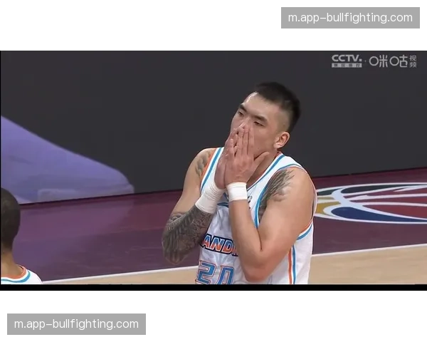 四川防守轮转切断传球路线 限制山东外线三分投射 四川防守轮转切断传球路线 限制山东外线三分投射